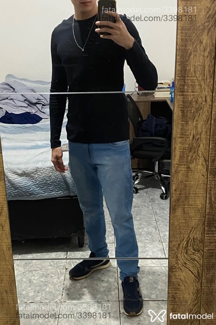 Acompanhante homem morena (o) de olhos pretos - Hig