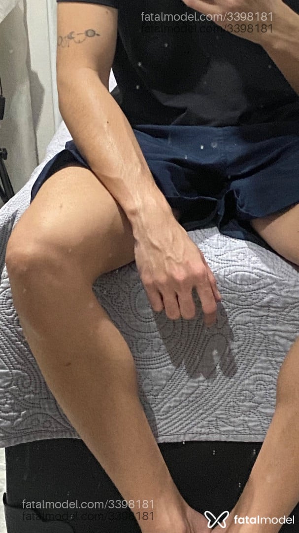 Acompanhante homem morena (o) de olhos pretos - Hig