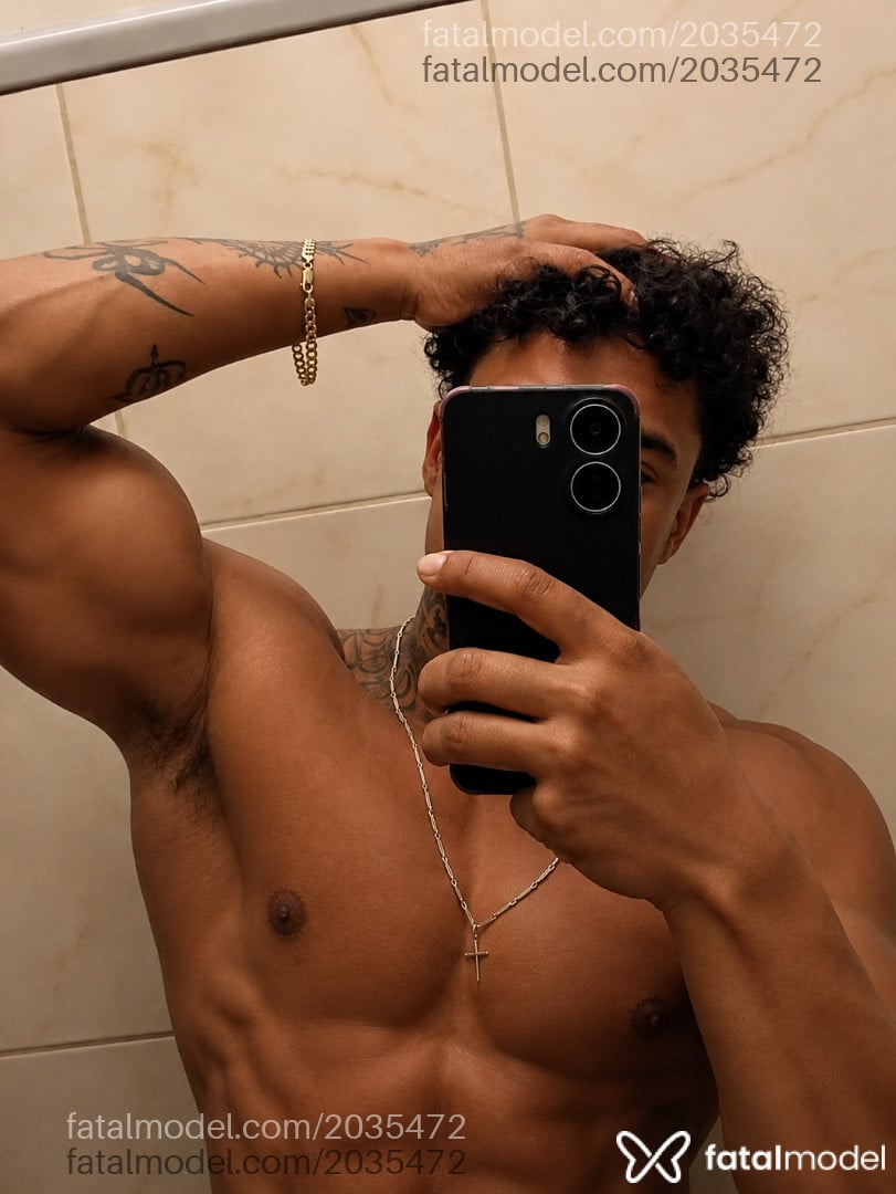 Acompanhante homem morena (o) de olhos castanhos - Alex