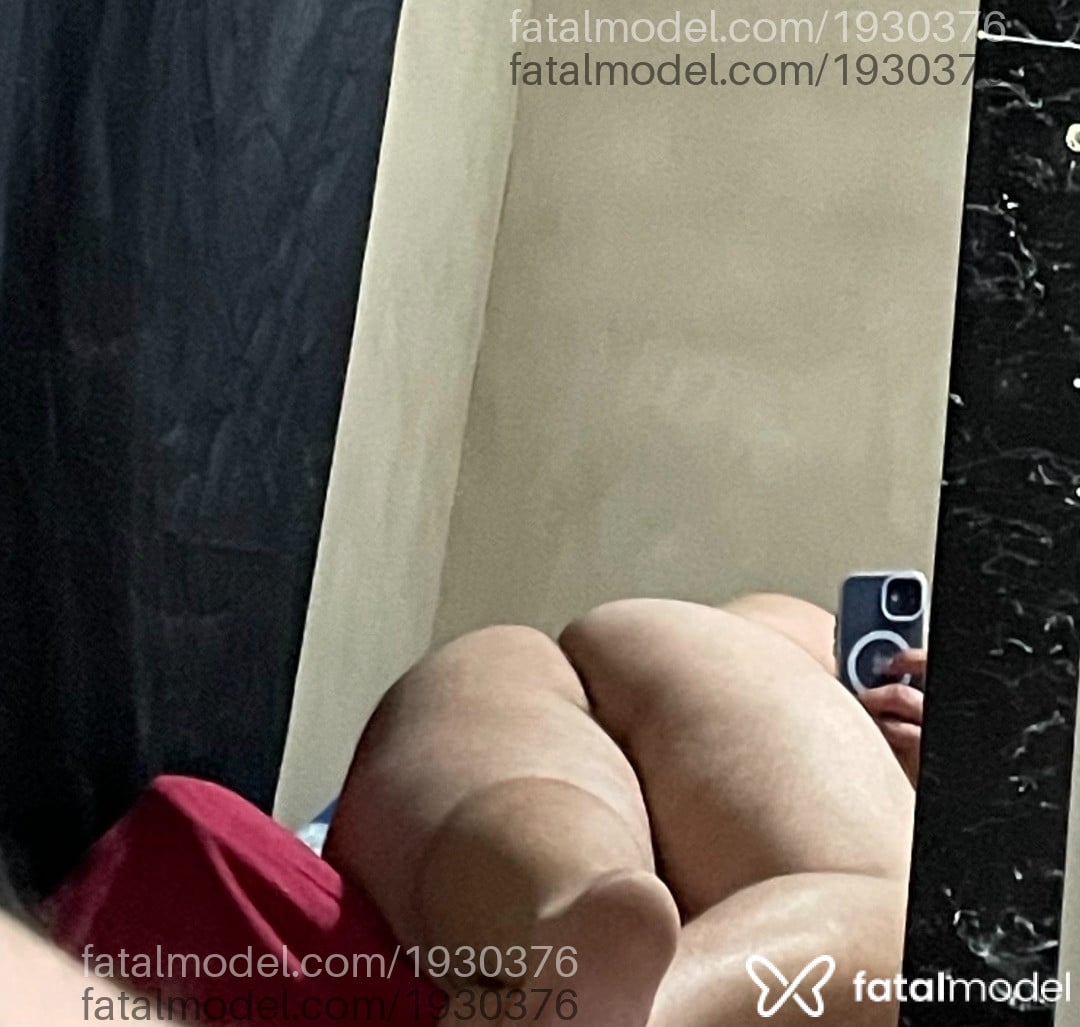 Acompanhante homem com cabelo castanho de olhos castanhos - Joninhas