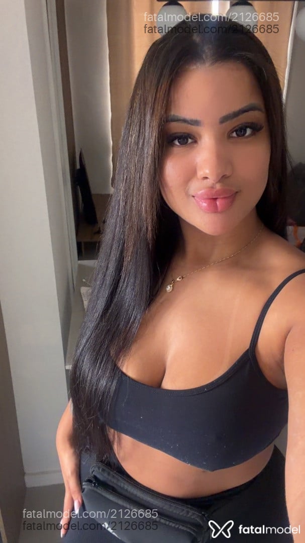 Acompanhante mulher morena (o) de olhos castanhos - Camila Lovato Acompanhante mulher morena (o) de olhos castanhos - Camila Lovato