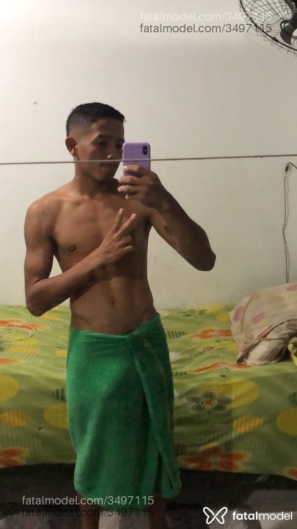 Acompanhante homem com cabelo castanho de olhos castanhos - Eduardo Silva