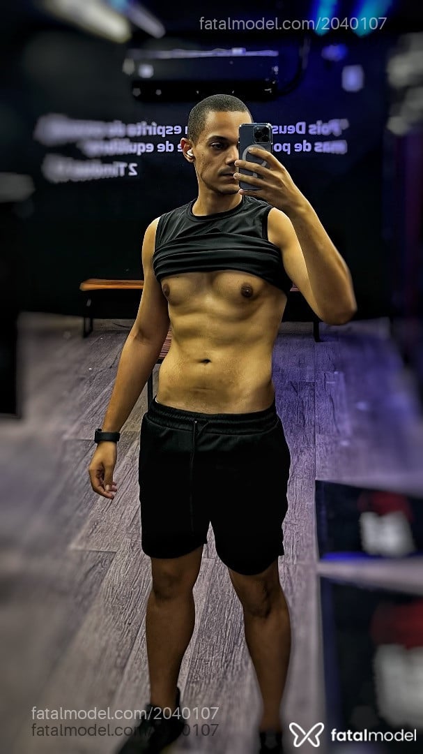 Acompanhante homem morena (o) de olhos pretos - Marcos
