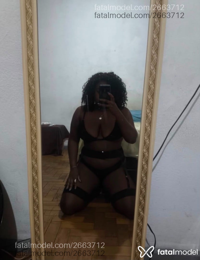 Acompanhante mulher morena (o) de olhos pretos - Kelly Souza