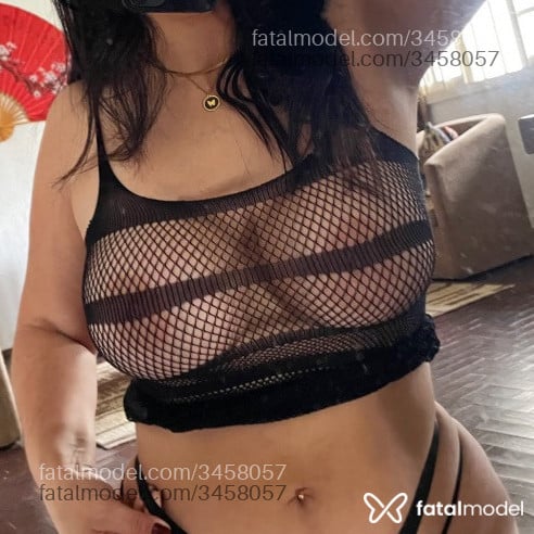 Acompanhante mulher morena (o) de olhos castanhos - Karen