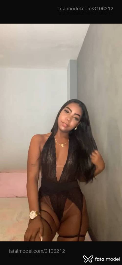 Acompanhante mulher morena (o) de olhos pretos - Kiara Velmont