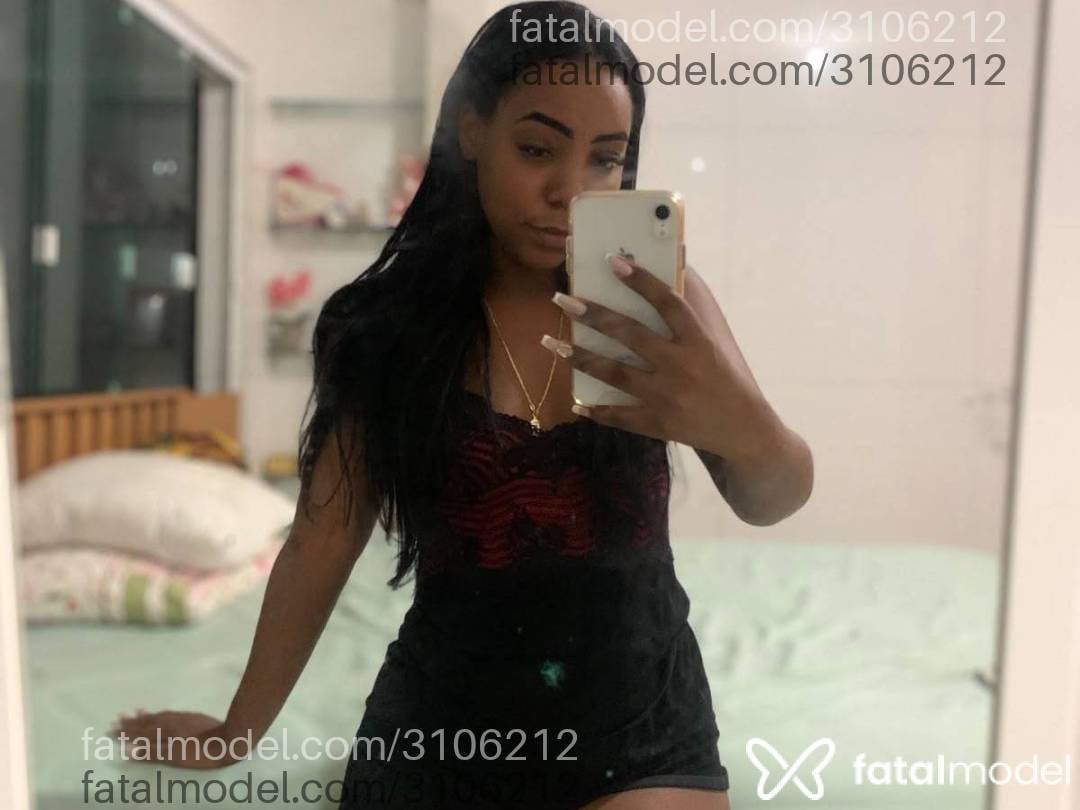 Acompanhante mulher morena (o) de olhos pretos - Kiara Velmont