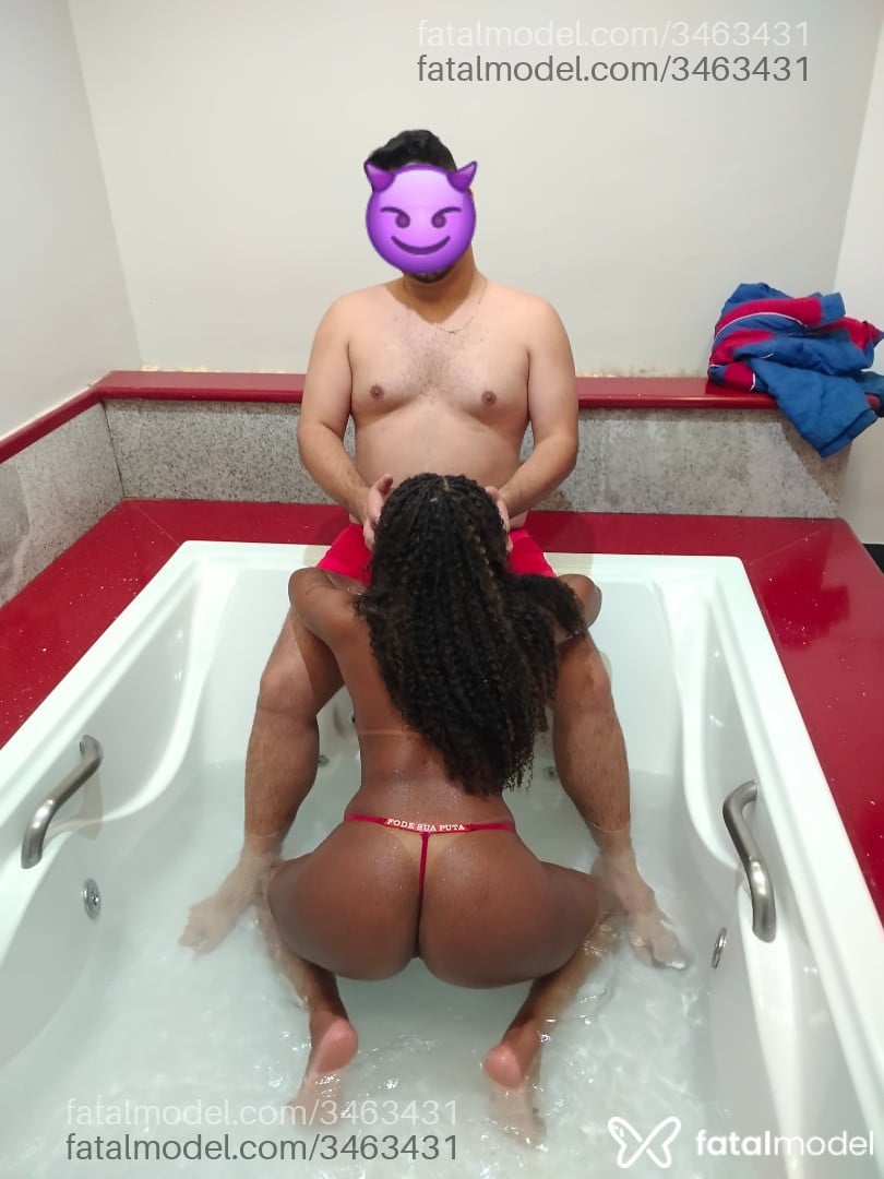 Acompanhante homem com cabelo castanho de olhos castanhos - Gustavo