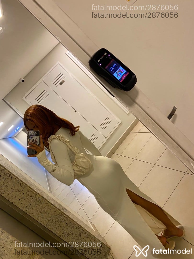 Acompanhante mulher com cabelo castanho de olhos castanhos - Mell
