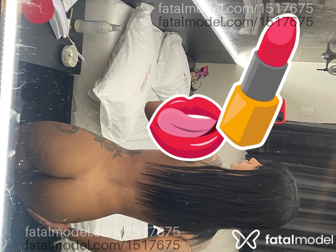 Acompanhante mulher morena (o) de olhos castanhos - Karina ferrary