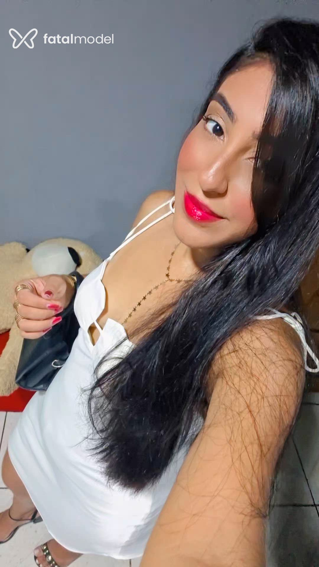 Acompanhante mulher com cabelo castanho de olhos castanhos - Roberta