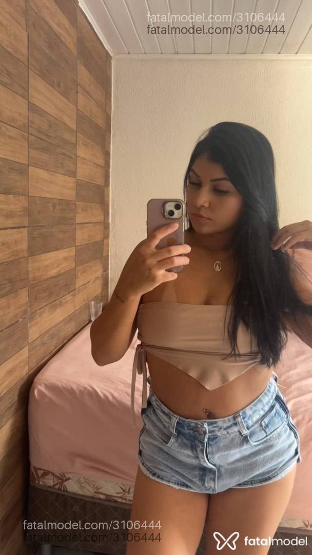 Acompanhante mulher morena (o) de olhos castanhos - Julia