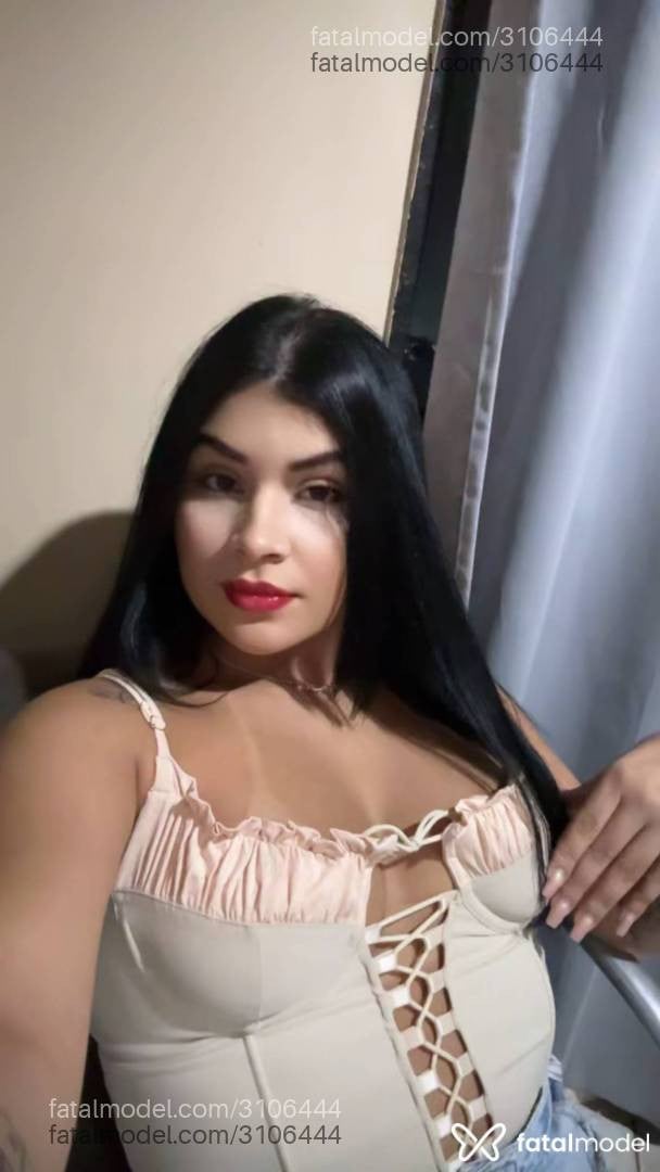 Acompanhante mulher morena (o) de olhos castanhos - Julia