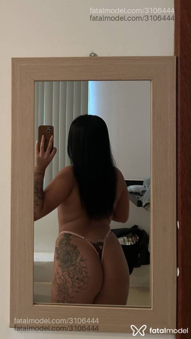 Acompanhante mulher morena (o) de olhos castanhos - Julia