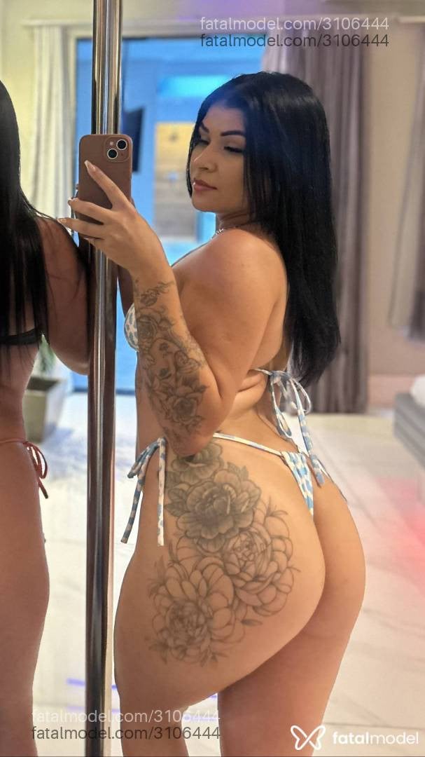 Acompanhante mulher morena (o) de olhos castanhos - Julia