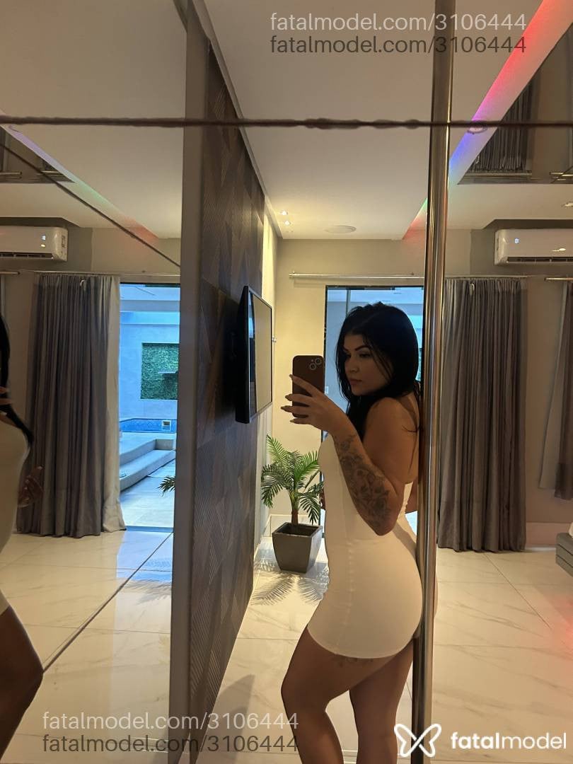 Acompanhante mulher morena (o) de olhos castanhos - Julia