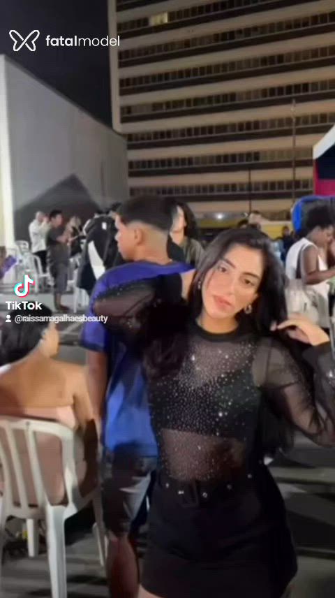 Acompanhante mulher com cabelo castanho de olhos castanhos - Roberta