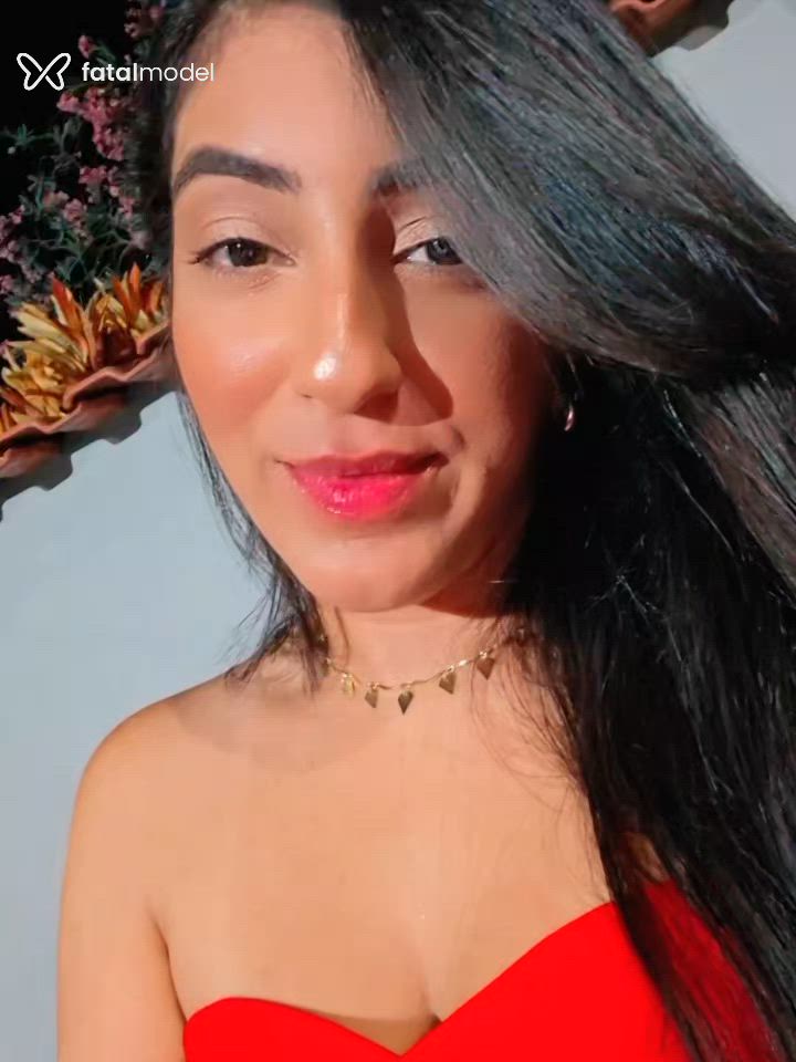 Acompanhante mulher com cabelo castanho de olhos castanhos - Roberta