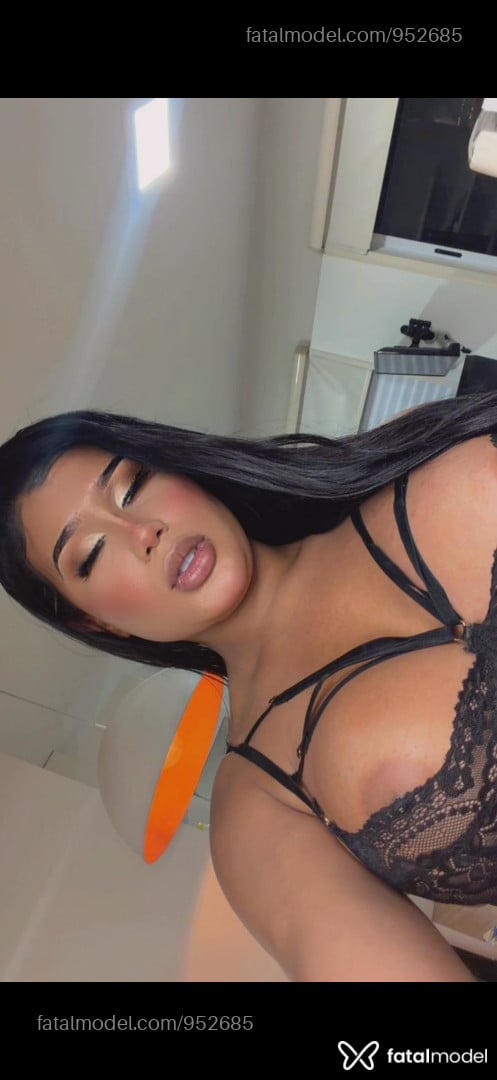 Acompanhante mulher trans morena (o) de olhos mel - Sophia Freitas