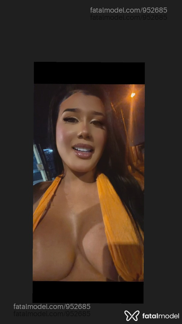 Acompanhante mulher trans morena (o) de olhos mel - Sophia Freitas