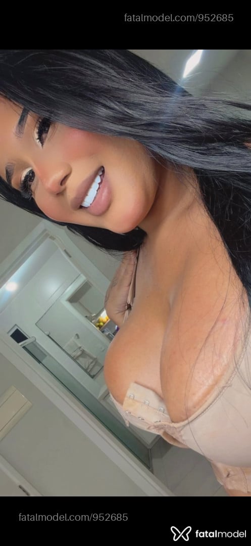 Acompanhante mulher trans morena (o) de olhos mel - Sophia Freitas