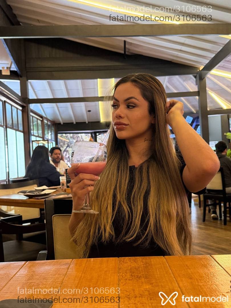 Acompanhante mulher loira (o) de olhos mel em Campinas - Helena Rossi