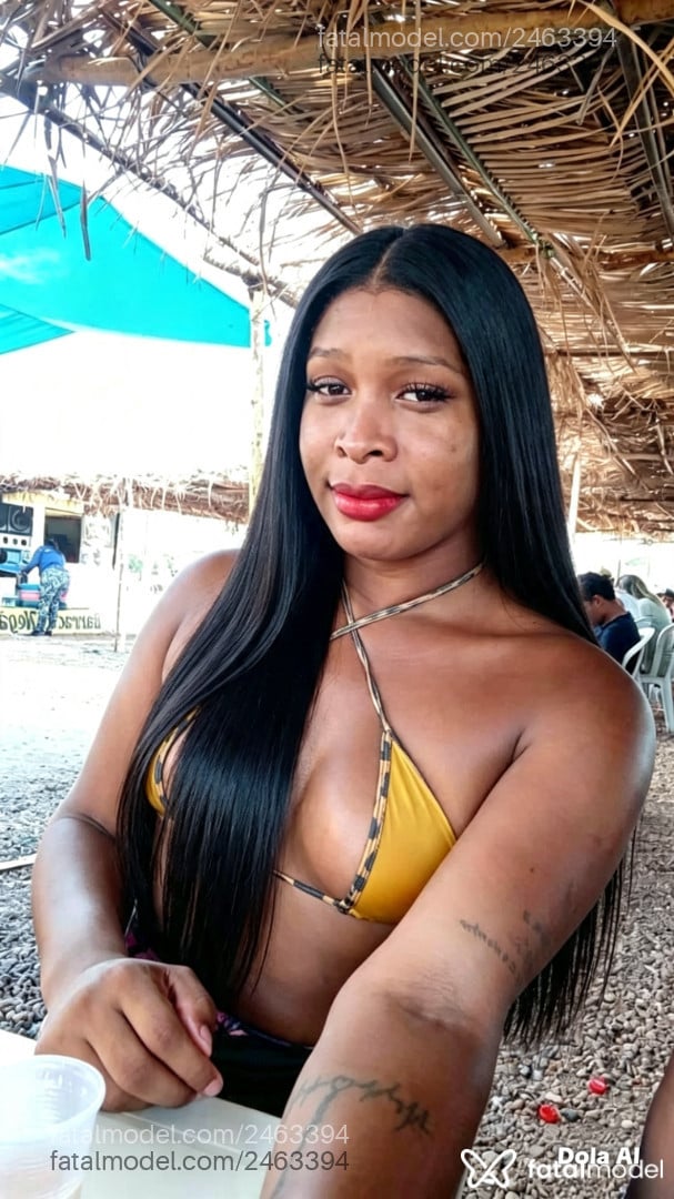 Acompanhante mulher trans morena (o) de olhos pretos - Melissa