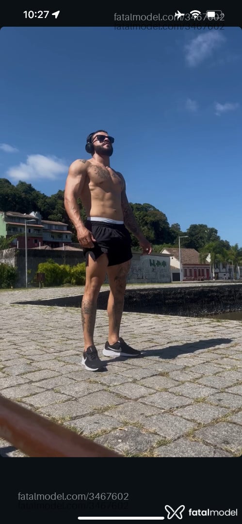 Acompanhante homem morena (o) de olhos castanhos - Angelo
