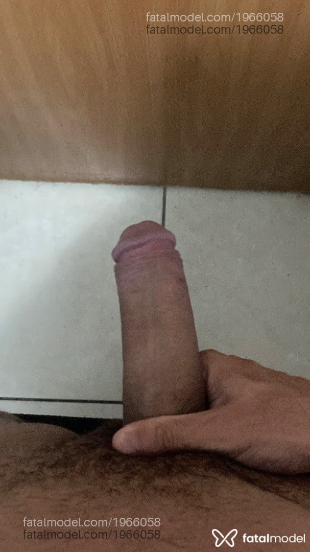 Acompanhante homem com cabelo castanho de olhos castanhos - Safadoperverso