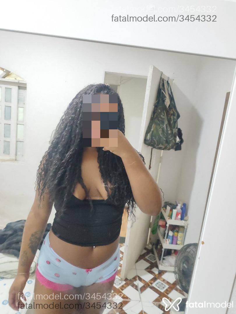 Acompanhante mulher morena (o) de olhos castanhos - Tainá