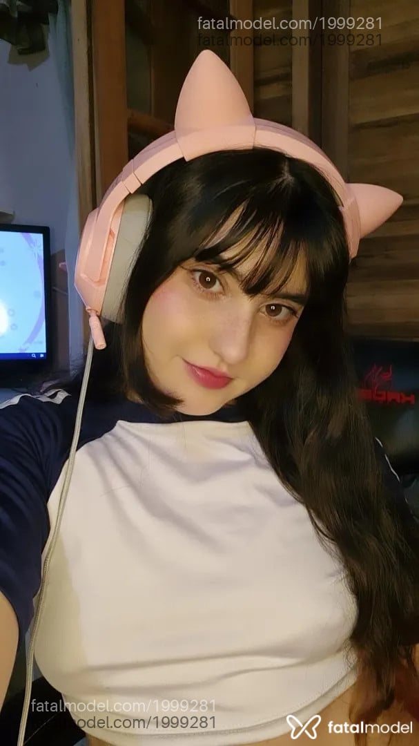 Acompanhante mulher com cabelo castanho de olhos castanhos - Darknezs