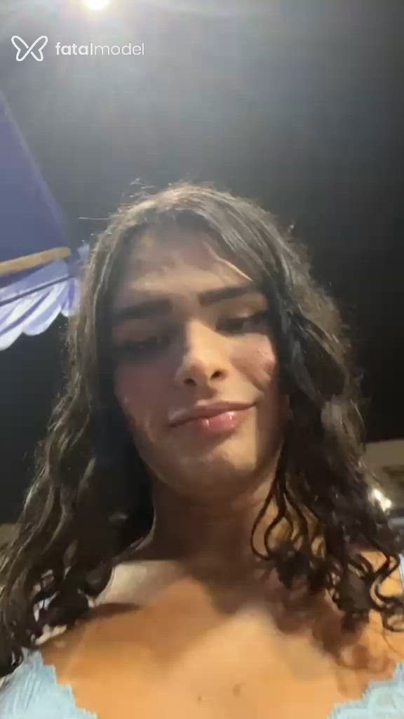 Acompanhante mulher trans com cabelo castanho de olhos castanhos - Gabriela Vitorinha