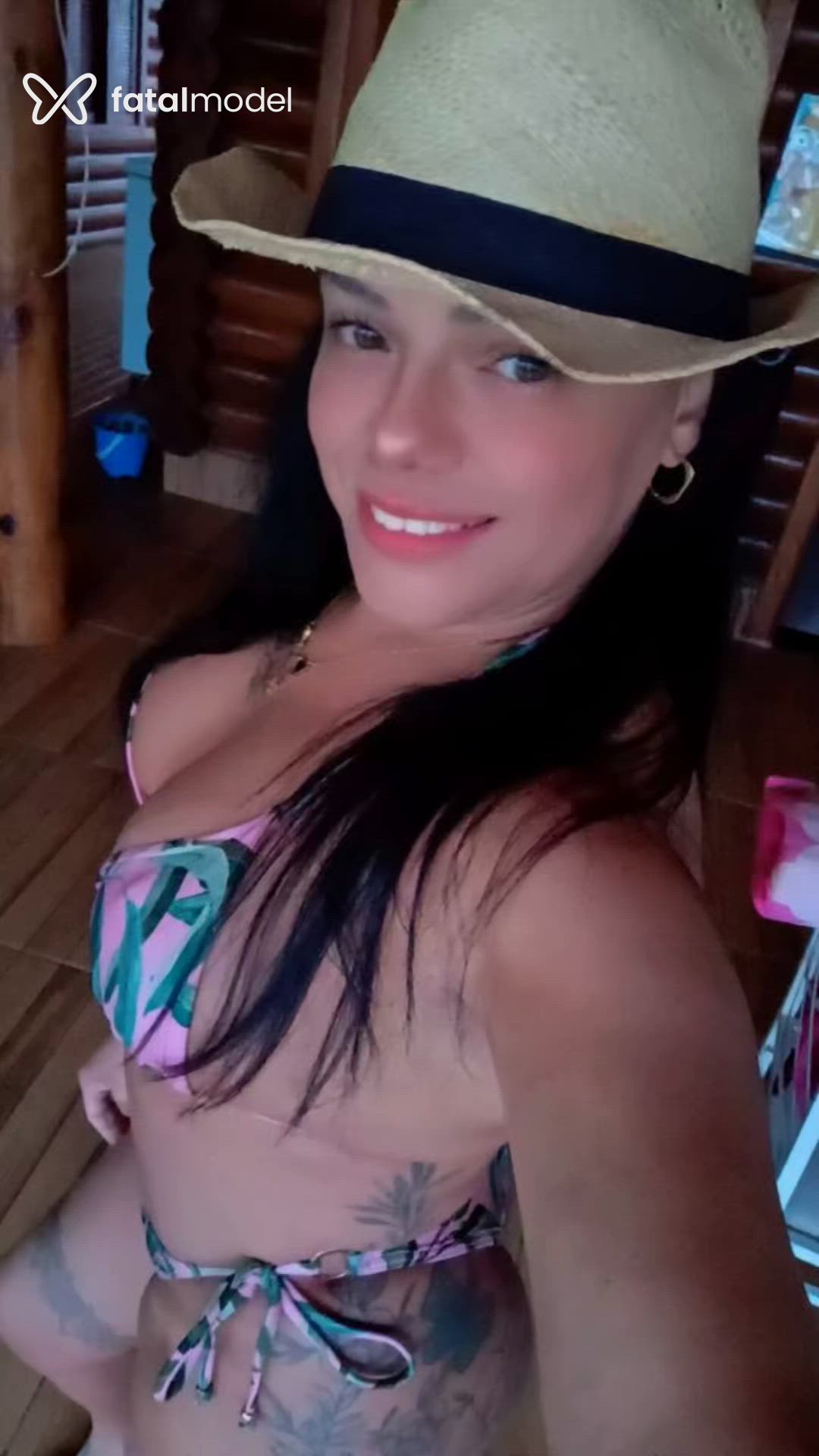 Acompanhante mulher morena (o) de olhos castanhos - Melissa Acompanhante mulher morena (o) de olhos castanhos - Melissa