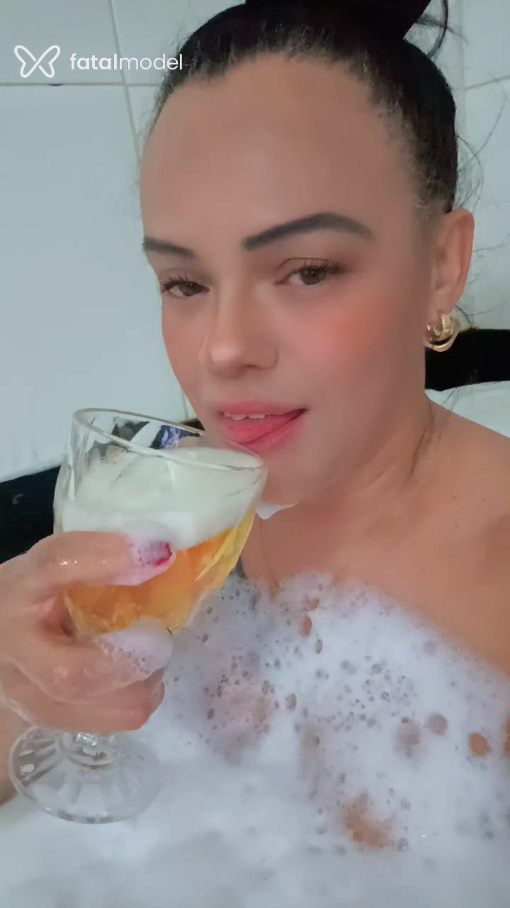 Acompanhante mulher morena (o) de olhos castanhos - Melissa Acompanhante mulher morena (o) de olhos castanhos - Melissa
