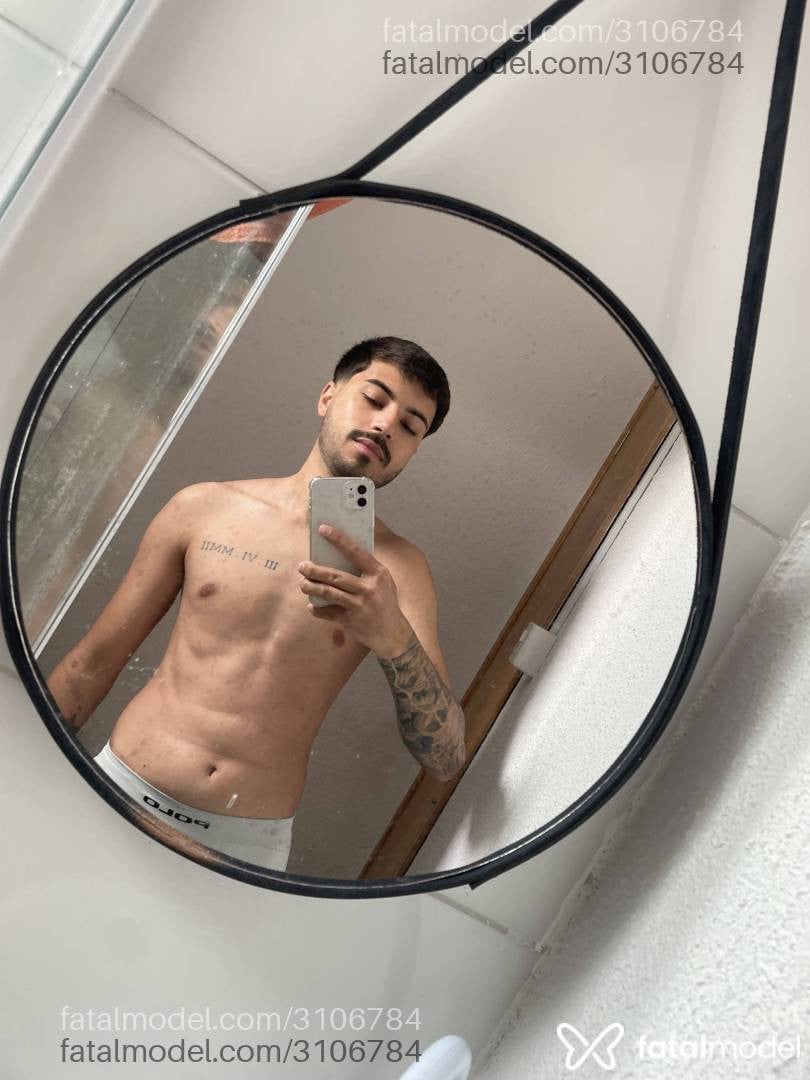 Acompanhante homem com cabelo castanho de olhos castanhos - Matheus