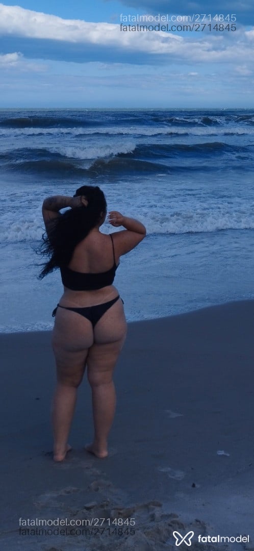 Acompanhante mulher com cabelo castanho de olhos castanhos - Rafaela Paixão