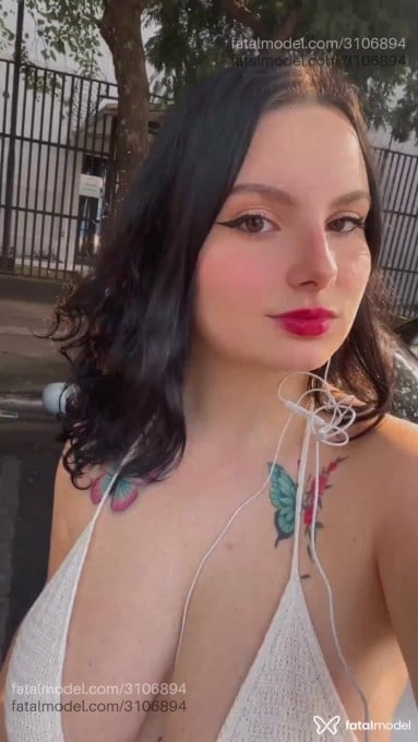 Acompanhante mulher morena (o) de olhos castanhos - Yara Berv Acompanhante mulher morena (o) de olhos castanhos - Yara Berv