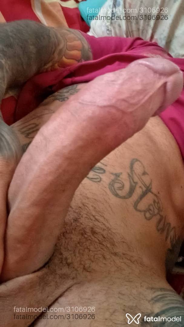 Acompanhante homem sem cabelo de olhos castanhos - Rafael