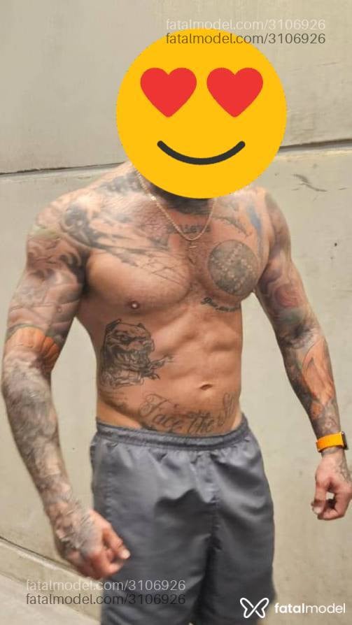 Acompanhante homem sem cabelo de olhos castanhos - Rafael