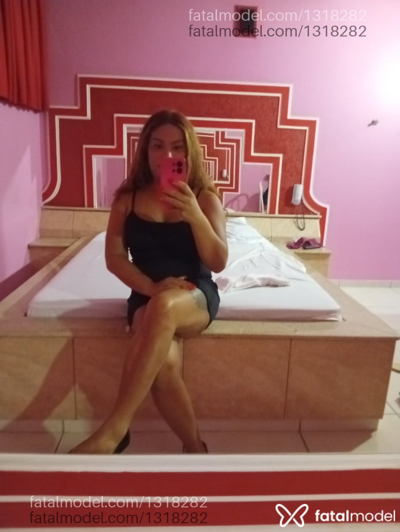 Acompanhante mulher trans morena (o) de olhos castanhos - Angel