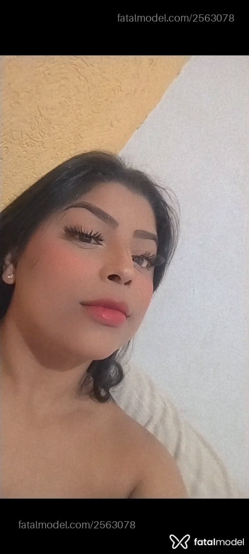 Acompanhante mulher morena (o) de olhos mel - Hilary