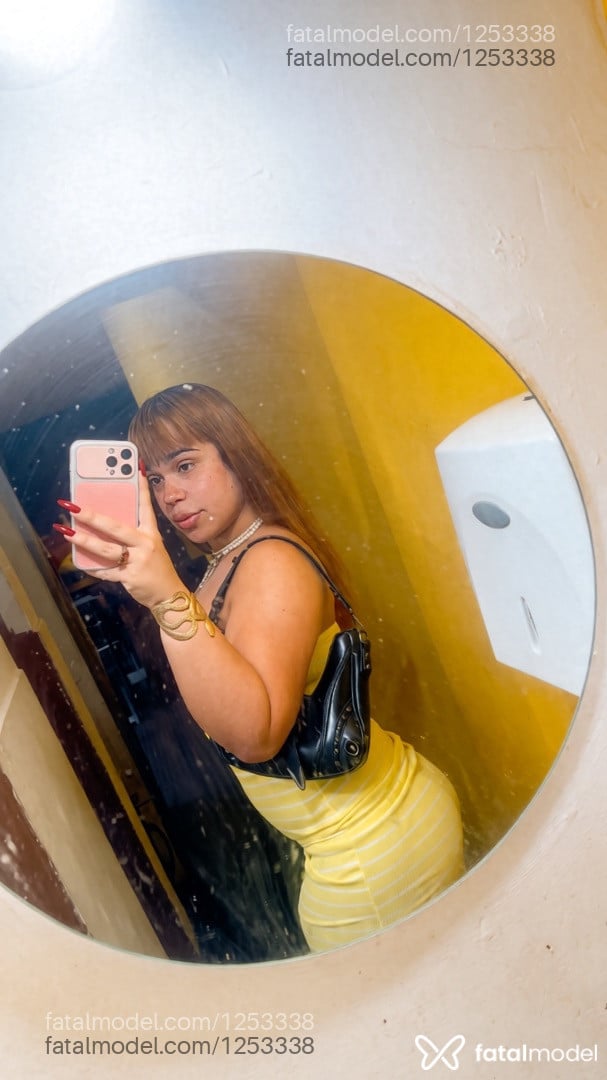Acompanhante mulher trans morena (o) de olhos castanhos - Isis portela