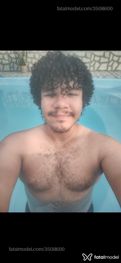 Acompanhante homem com cabelo castanho de olhos castanhos - Ângelo
