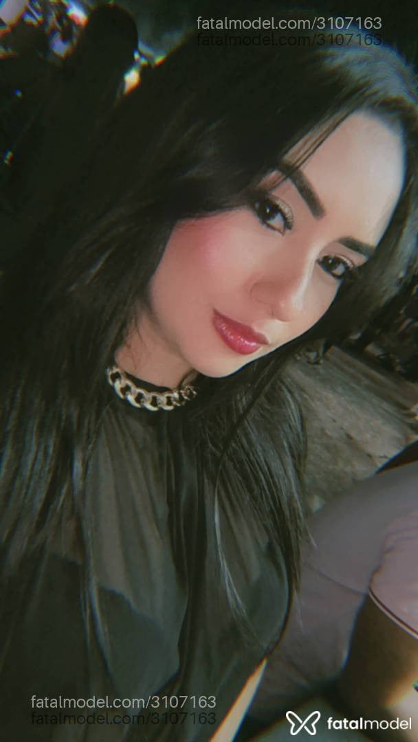 Acompanhante mulher morena (o) de olhos castanhos - Isis