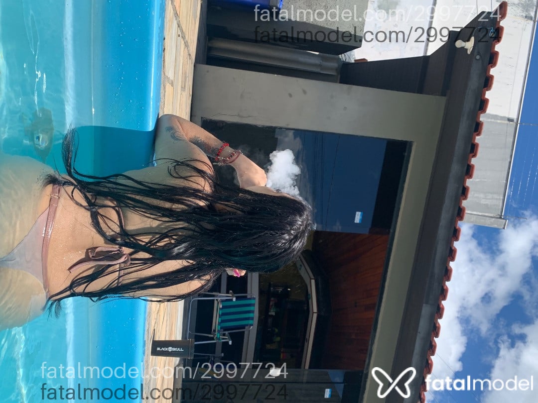 Acompanhante mulher morena (o) de olhos pretos - Rauany Acompanhante mulher morena (o) de olhos pretos - Rauany
