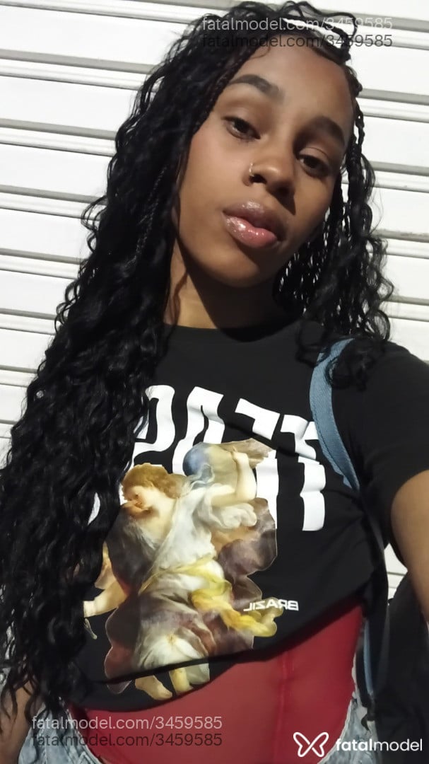Acompanhante mulher morena (o) de olhos castanhos - Eduarda