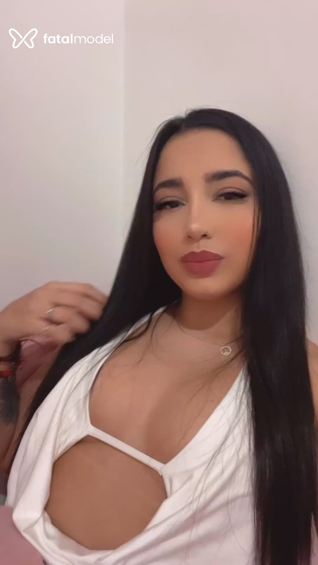 Acompanhante mulher morena (o) de olhos pretos - Rauany Acompanhante mulher morena (o) de olhos pretos - Rauany