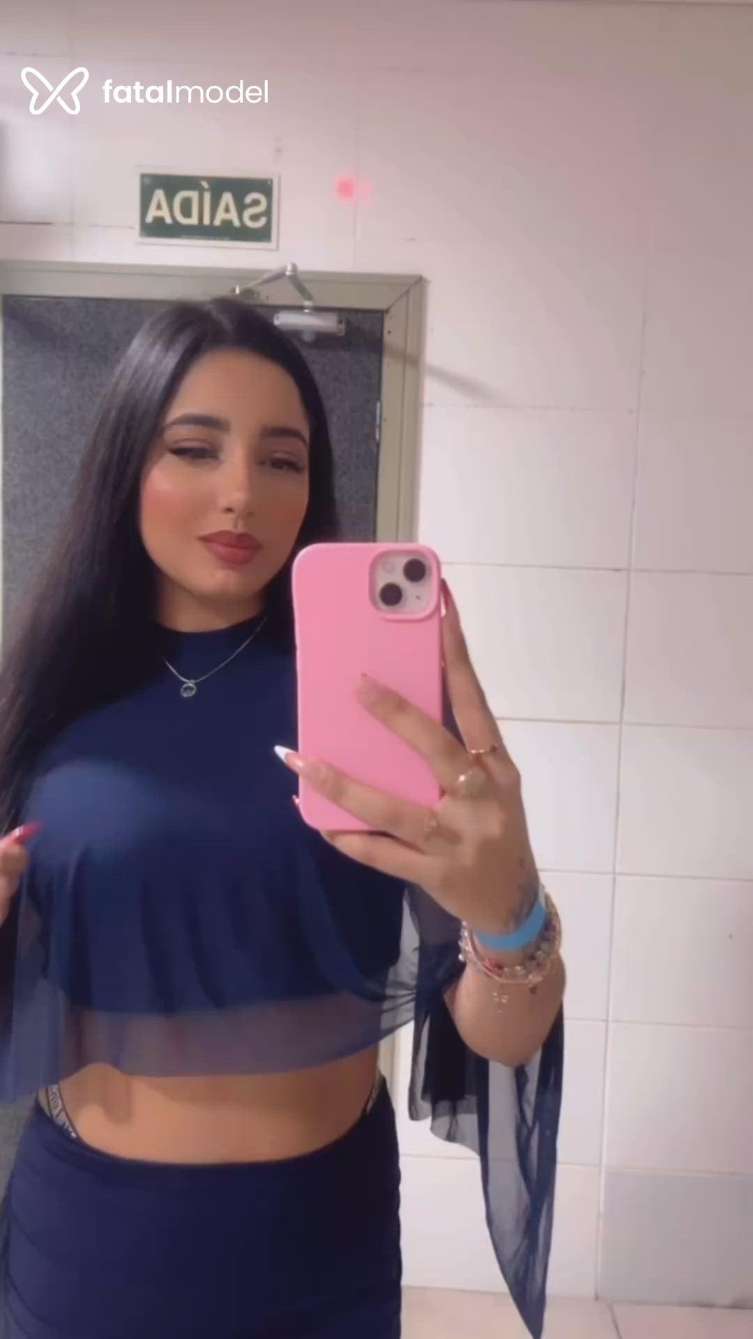 Acompanhante mulher morena (o) de olhos pretos - Rauany Acompanhante mulher morena (o) de olhos pretos - Rauany