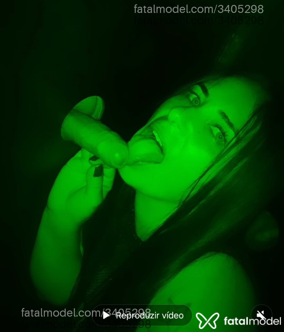 Acompanhante mulher morena (o) de olhos verdes - Docepaixao