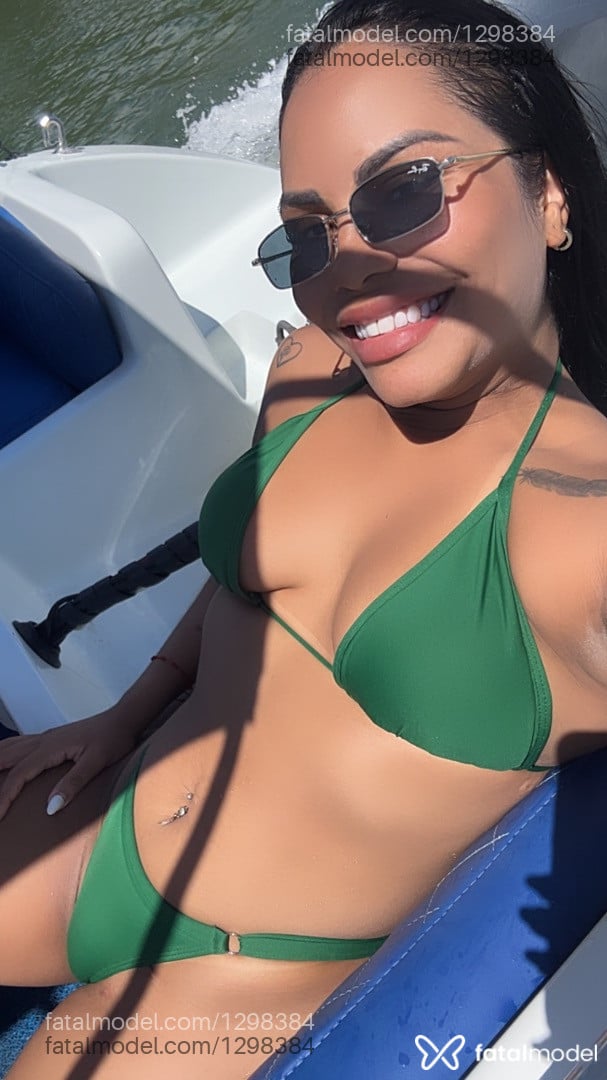 Acompanhante mulher morena (o) de olhos castanhos - Thaís Acompanhante mulher morena (o) de olhos castanhos - Thaís